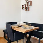 Classique Galerieappartement 50qm - Elegant Und Geraeumig Wohnen - Espressomaschine, Airfryer, Balkon, Vierbeinerfreundlich, Parkgarage -poseidontherme Apphaus Appartamento