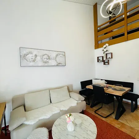 Classique Galerieappartement 50qm - Elegant Und Geraeumig Wohnen - Espressomaschine, Airfryer, Balkon, Vierbeinerfreundlich, Parkgarage -apphaus Poseidon Bad Griesbach (Bavaria)