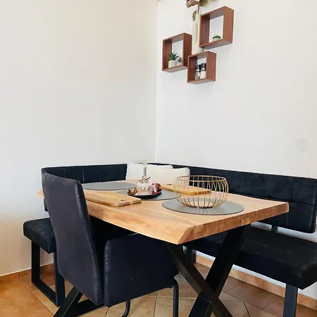 Classique Galerieappartement 50qm - Elegant Und Geraeumig Wohnen - Espressomaschine, Airfryer, Balkon, Vierbeinerfreundlich, Parkgarage -apphaus Poseidon Lejlighed